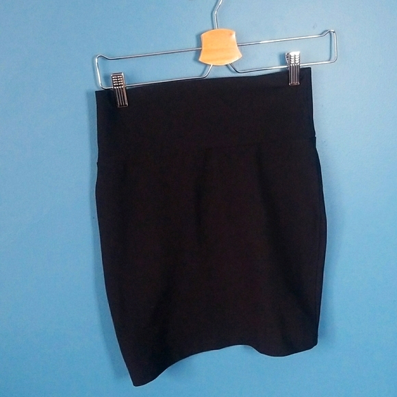 Forever 21 black miniskirt